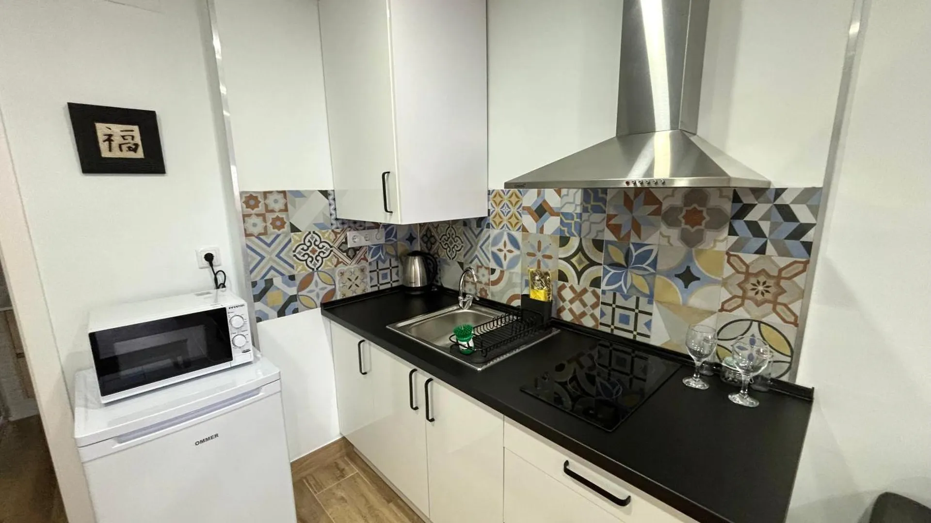 Ansa Beach Apartments - Why Not Malaga Homestay